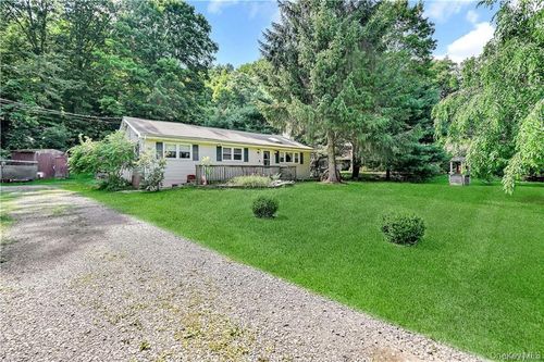 35 Peddler Hill Rd, Monroe, NY, 10950-2029 | Card Image