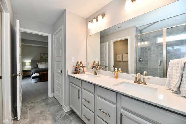 Primary bedroom suite - double vanity | Image 44