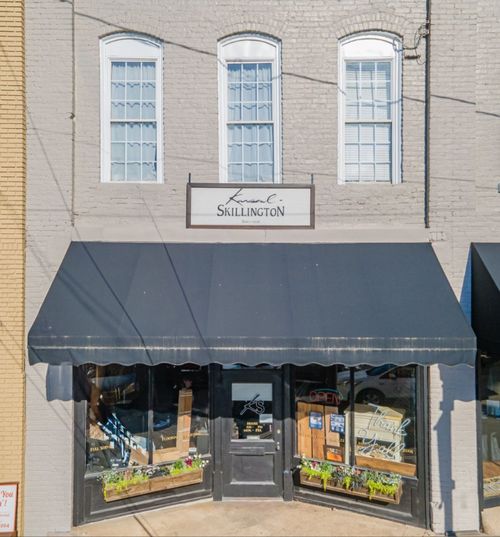 211 N 1st St, Pulaski, TN, 38478-2803 | Card Image
