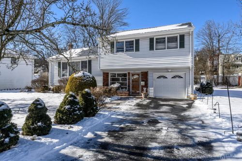 9 Brook Pl, West Orange, NJ, 07052-2701 | Card Image