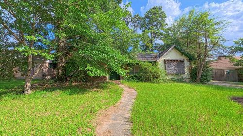 903 Northpine Drive, Conroe, TX, 77301 | Card Image