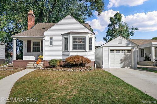 151 Fisher Ct, Clawson, MI, 48017-1681 | Card Image