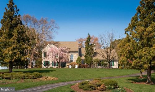 347 Harshaw Dr, Chester Springs, PA, 19425-9607 | Card Image