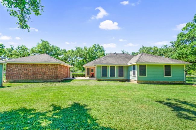 400 - 120 Brazos River Rd, House other with 3 bedrooms, 2 bathrooms and 2 parking in Freeport TX | Image 5