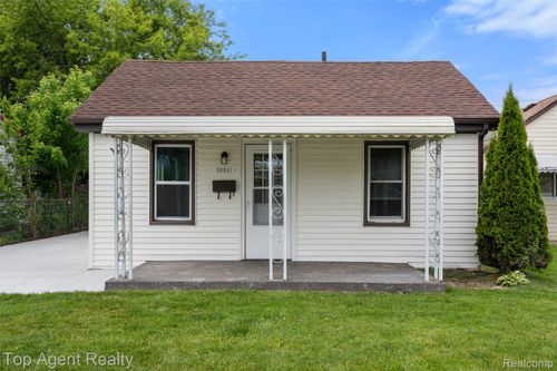 26041 Belanger St, Roseville, MI, 48066-3142 | Card Image