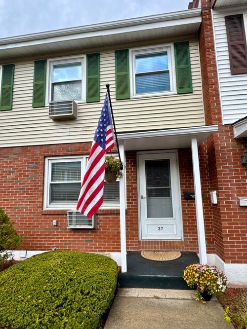 37 Adirondack Ln, Plattsburgh, NY, 12901-3230 | Card Image