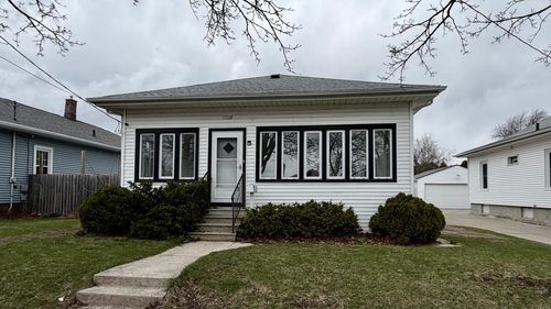 1520 Columbus Street, Manitowoc, WI, 54220 | Card Image