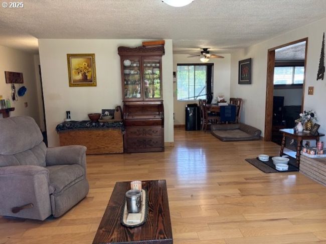 Living Room | Image 7