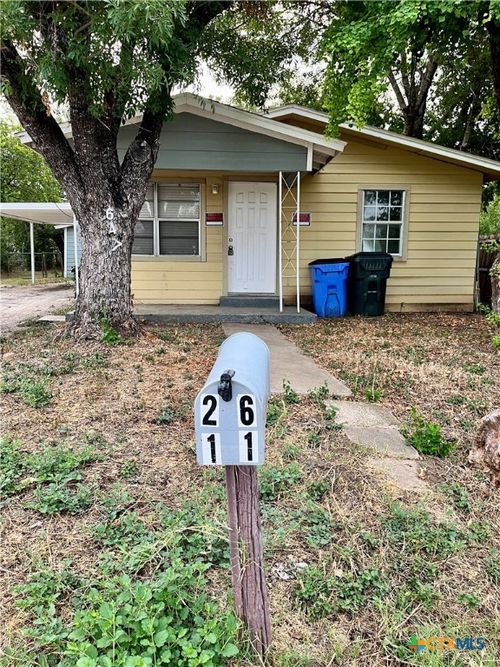 a-647 Dolle Ave, Seguin, TX, 78155-4316 | Card Image