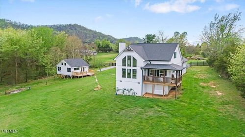 250 Burnett Chapel Ln, Greeneville, TN, 37743-5575 | Card Image
