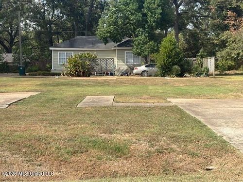 501 Bell Ave, Greenwood, MS, 38930-3629 | Card Image