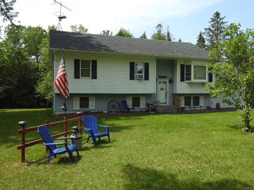 695 Vt Route 105, Sheldon, VT, 05483-9639 | Card Image