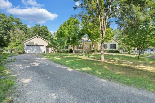 109 Blueberry Hl, Clifton Forge, VA, 24422-3004 | Card Image