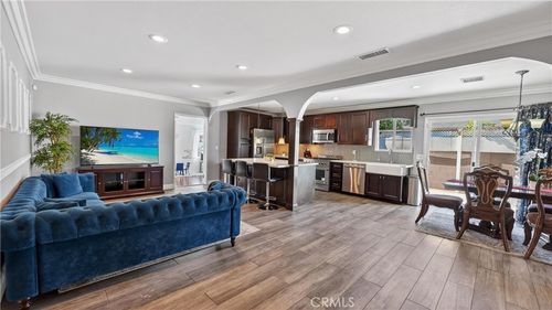 2422 Bern Ln, Santa Ana, CA, 92706-1203 | Card Image