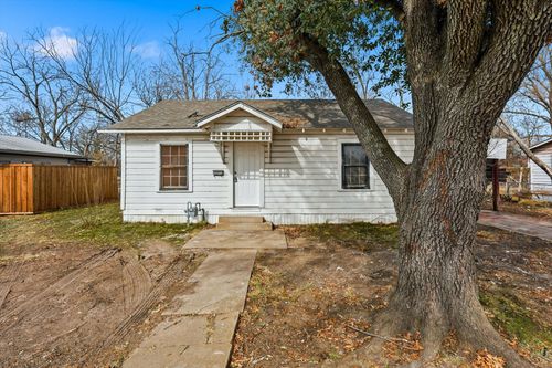 803 E 14th St, Bonham, TX, 75418-3206 | Card Image