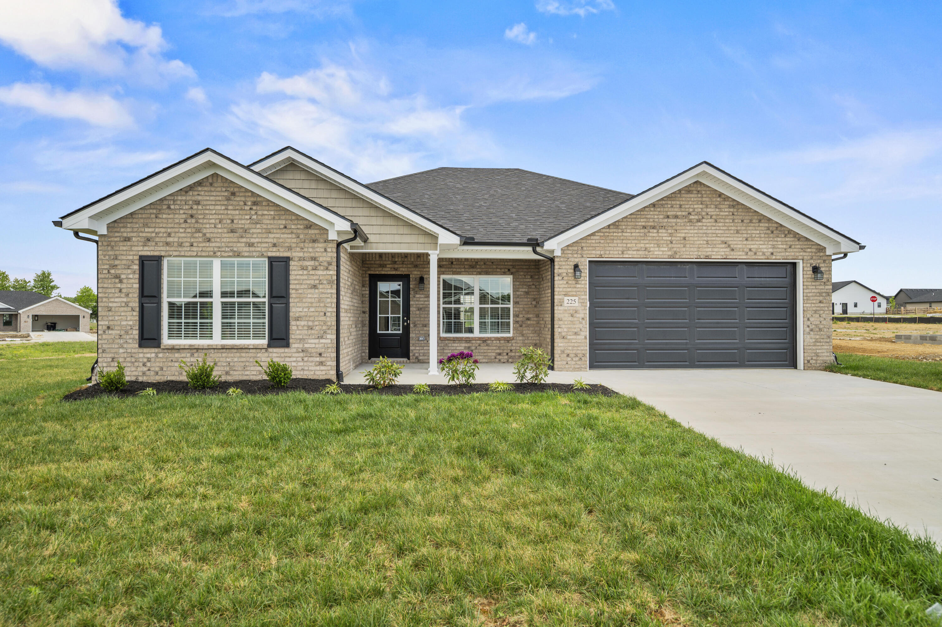 225 Navajo Dr, Pending in Richmond - eXp Realty