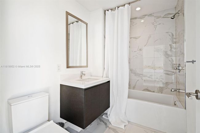 UNIT-909 - 851 Ne 1 St Ave, Condo with 3 bedrooms, 3 bathrooms and null parking in Miami FL | Image 48