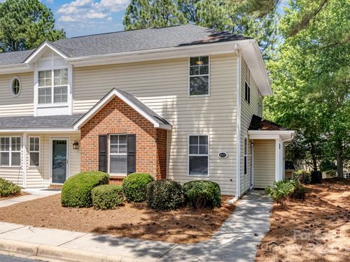 4025 Melrose Club Dr, Matthews, NC, 28105-7633 | Card Image
