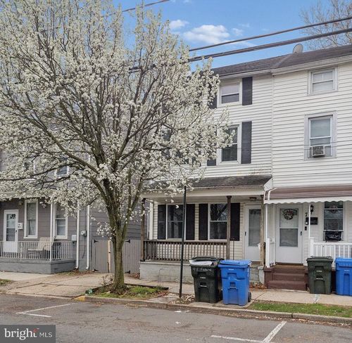 9 E Federal St, BURLINGTON, NJ, 08016-1609 | Card Image