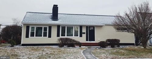 409 E Chestnut St, CLEONA, PA, 17042-2406 | Card Image