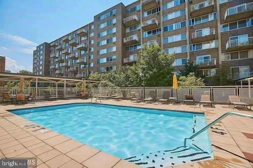 s413-800 4th St Sw, WASHINGTON, DC, 20024-3050 | Card Image