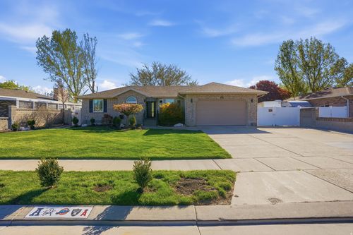 9489 S Kirkside Dr, South Jordan, UT, 84009-3317 | Card Image