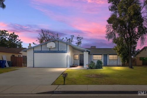 4205 Lantados St, Bakersfield, CA, 93307 | Card Image