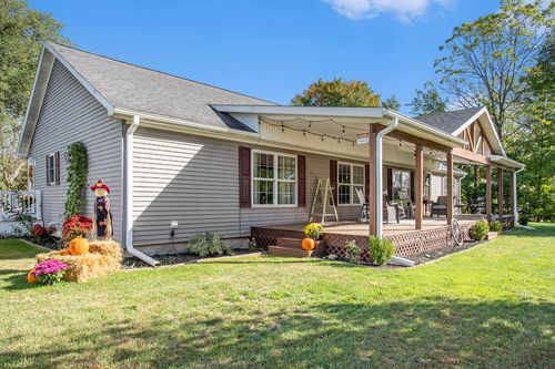 912 W Colon Rd, Bronson, MI, 49028-9337 | Card Image