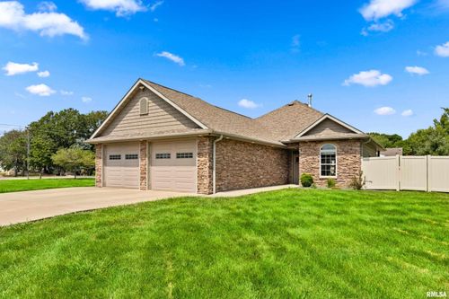 23 Magrabl Dr, Canton, IL, 61520-1116 | Card Image