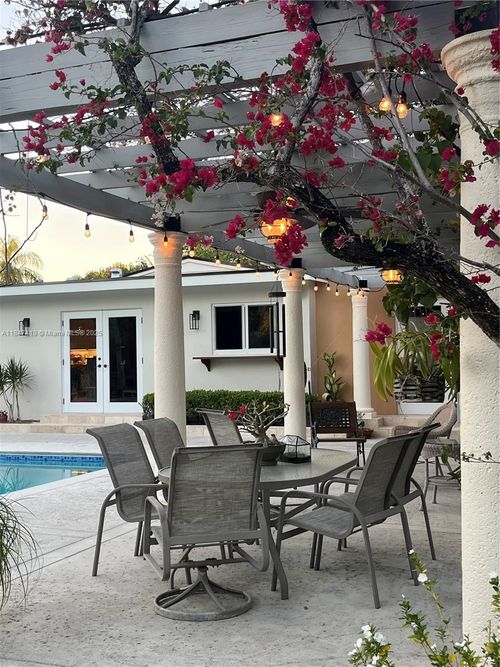 8220 Sw 162nd St, Palmetto Bay, FL, 33157-3629 | Card Image