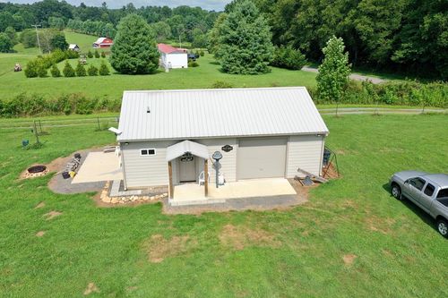 2178 Pilot View Rd, Hillsville, VA, 24343-6001 | Card Image