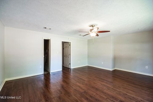741 Sandy Ln, Pearl, MS, 39208-6248 | Card Image