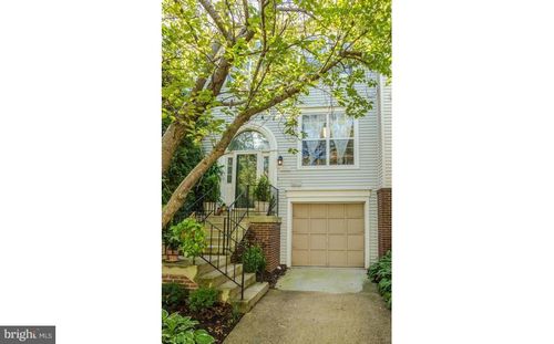 56-12224 Wye Oak Commons Cir, BURKE, VA, 22015-2866 | Card Image