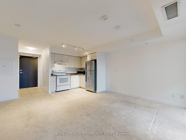 525 - 8 Trent Ave, Condo with 0 bedrooms, 1 bathrooms and null parking in Toronto ON | Image 4