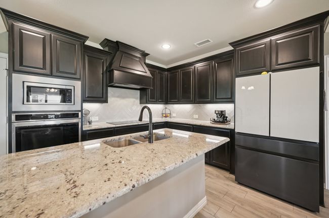 Kitchen | Image 8