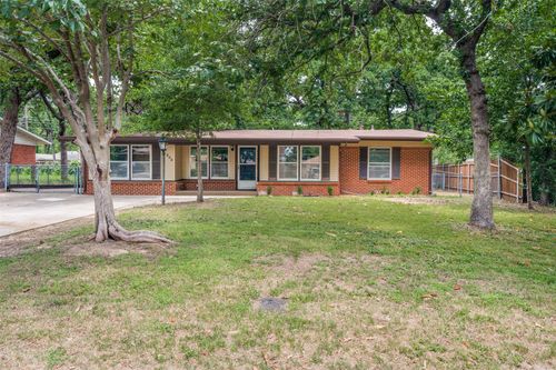 1305 W Lavender Ln, Arlington, TX, 76013-5019 | Card Image