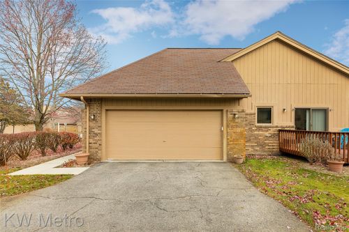 6129 Westbrooke Dr, West Bloomfield, MI, 48322-3229 | Card Image