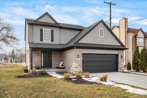 9805 Newburgh Rd, Livonia, MI, 48150-2529 | Card Image