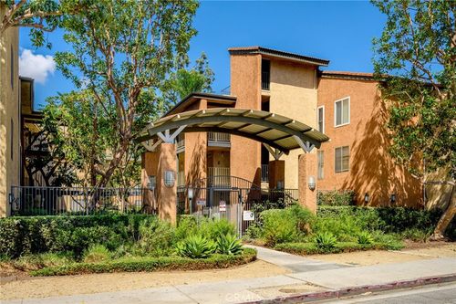 107a-15425 Sherman Way, Van Nuys, CA, 91406-4202 | Card Image