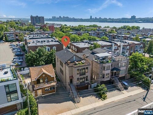 37 Winterburn Pl, Edgewater, NJ, 07020-1114 | Card Image
