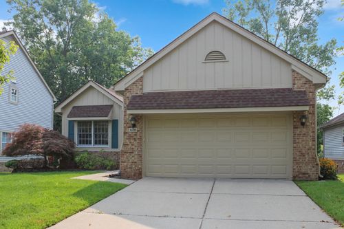 41589 Sleepy Hollow Dr, Novi, MI, 48377-4500 | Card Image