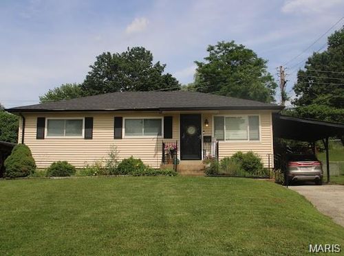 9438 Tiber Dr, Saint Louis, MO, 63123-4446 | Card Image