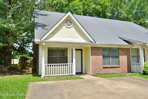 3250 Edenshire Ln, Horn Lake, MS, 38637-1102 | Card Image