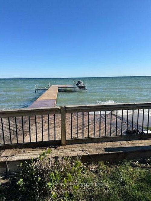 303 Lake Dr E, Willow Beach, ON, L0E1S0 | Card Image