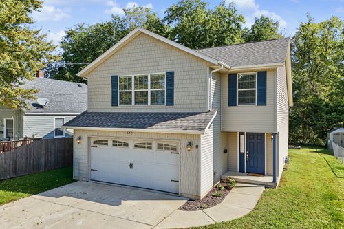 823 31st St, Bettendorf, IA, 52722-5127 | Card Image