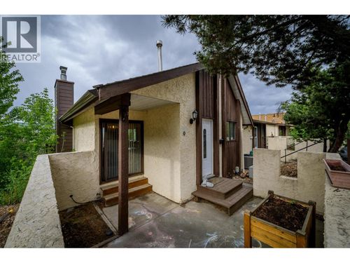 9-250 Pemberton Terr, Kamloops, BC, V2C6A9 | Card Image