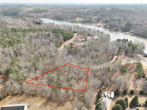 130 W Waters Edge Ln, West Union, SC, 29696-3624 | Card Image