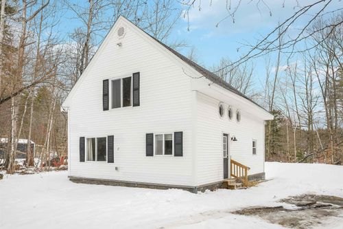 17 Winter Road, Hillsborough, NH, 03244 | Card Image