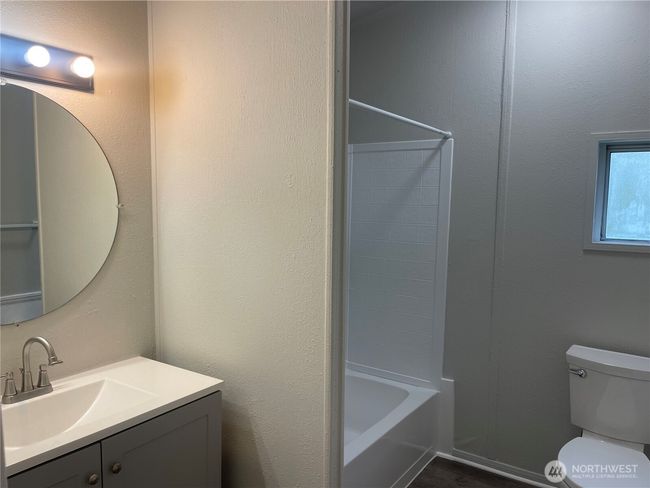 Guest bath | Image 20