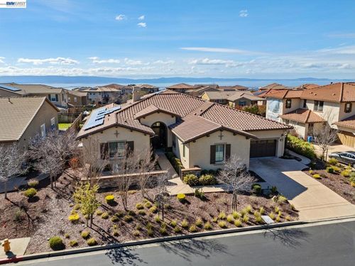 73 73 Stonebrae Rd, Hayward, CA, 94542 | Card Image